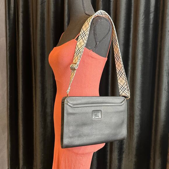 Burberrys Vintage leather crossbody Clutch or shoulder bag or crossbody - Picture 2 of 15